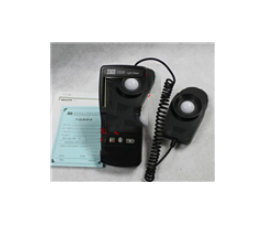 臺(tái)灣泰仕TES1335高精度照度計(jì)