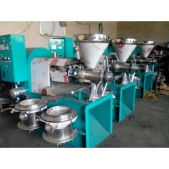 彭水苗族土家族自治縣多功能榨油機(jī)、芝麻榨油機(jī)怎么保養(yǎng)和維修，維護(hù)消費(fèi)者合法權(quán)益 進(jìn)企業(yè)