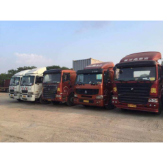 沌口港武漢華奧拖車(chē)報(bào)關(guān)公司