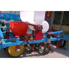 大田地花生播種機(jī)   雙壟四輪花生覆膜播種機(jī)